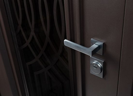 Входная дверь  