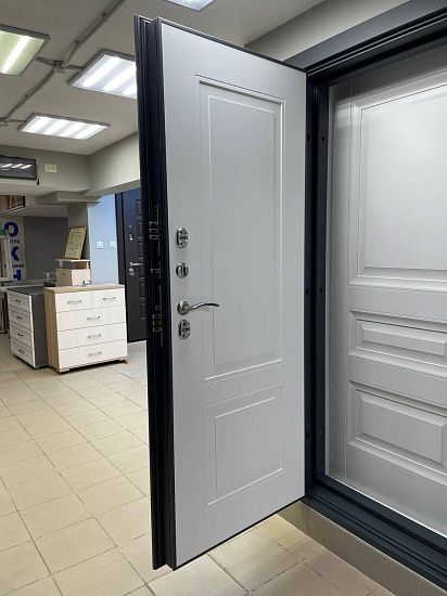 Входная дверь  