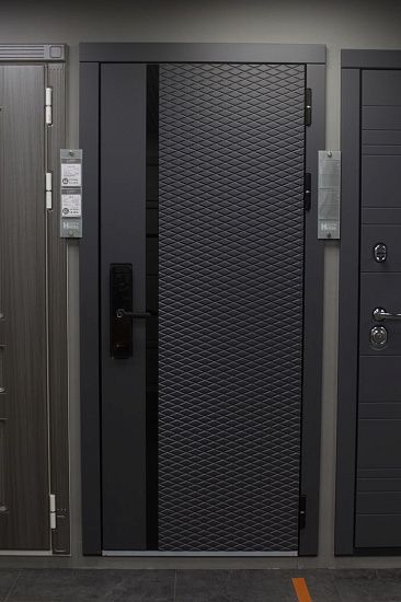 Входная дверь  