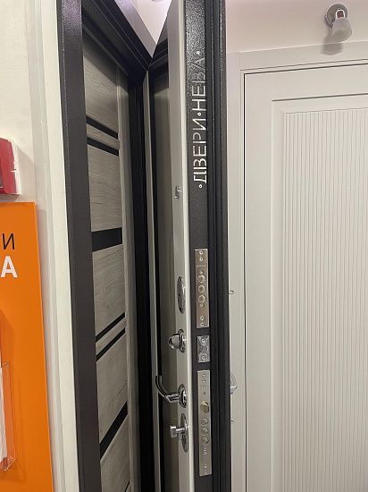 Входная дверь  