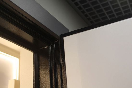 Входная дверь  